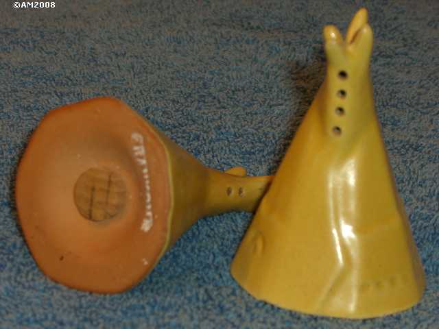 Teepee shakers glazed matte yellow